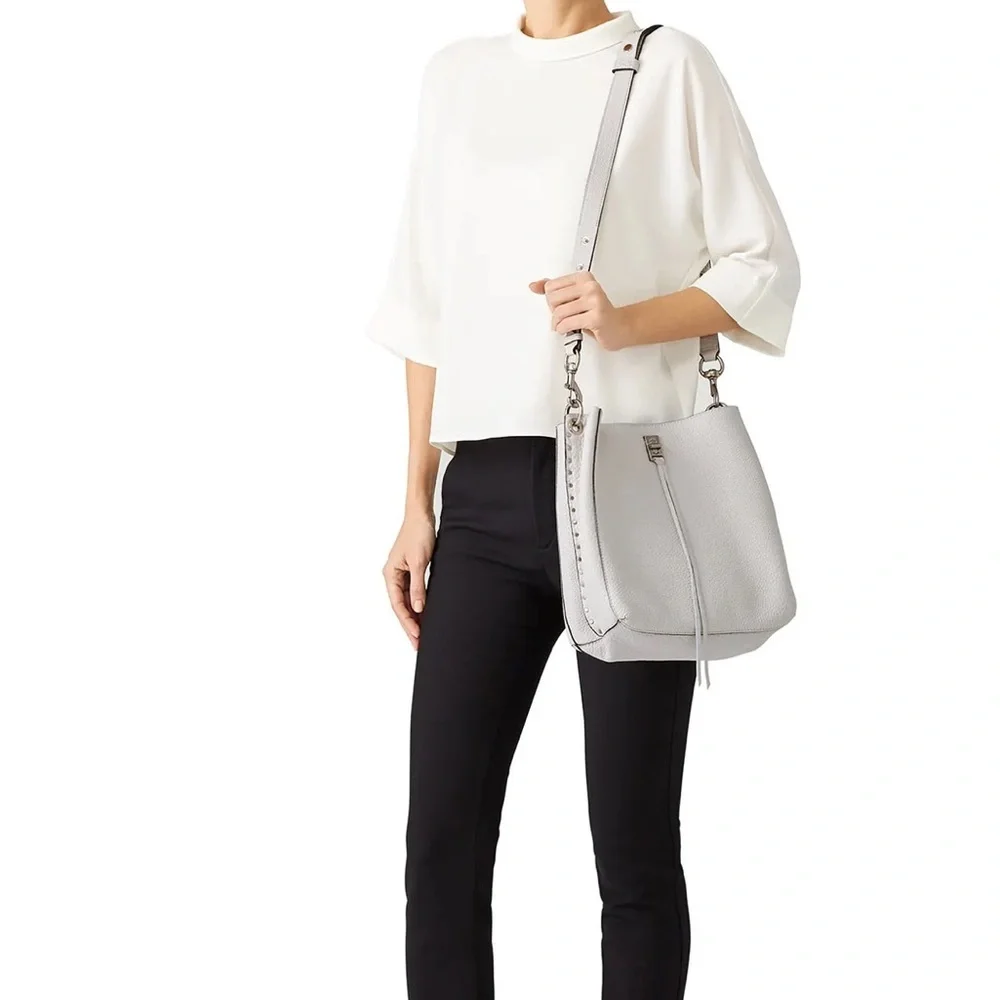 🤍🩶REBECCA MINKOFF Darren Shoulder Bag in Putty